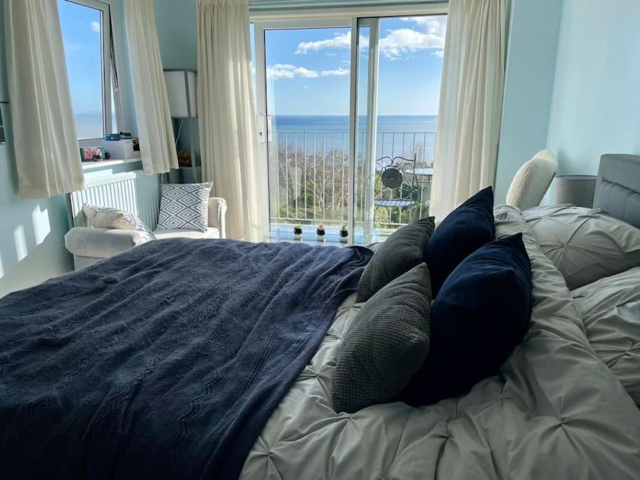 Stunning Charmouth Property With Bay Views! 外观 照片