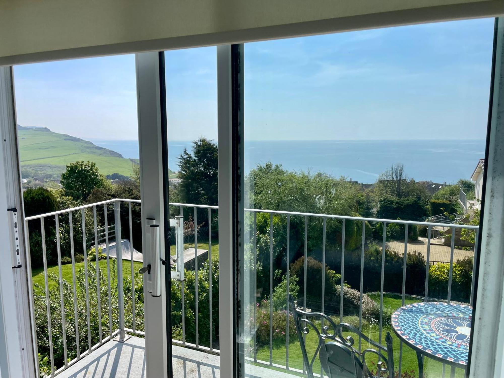 Stunning Charmouth Property With Bay Views! 外观 照片