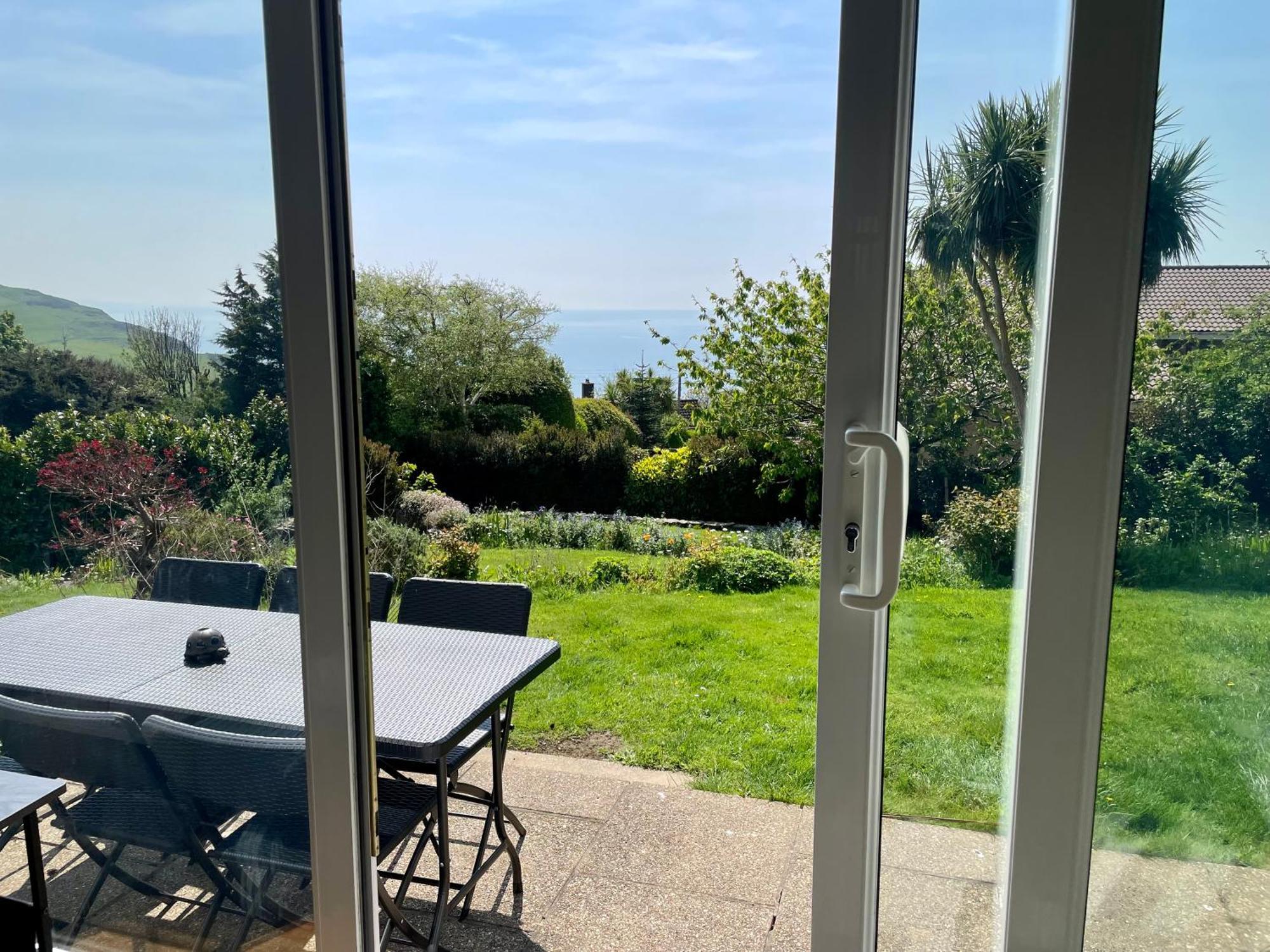 Stunning Charmouth Property With Bay Views! 外观 照片