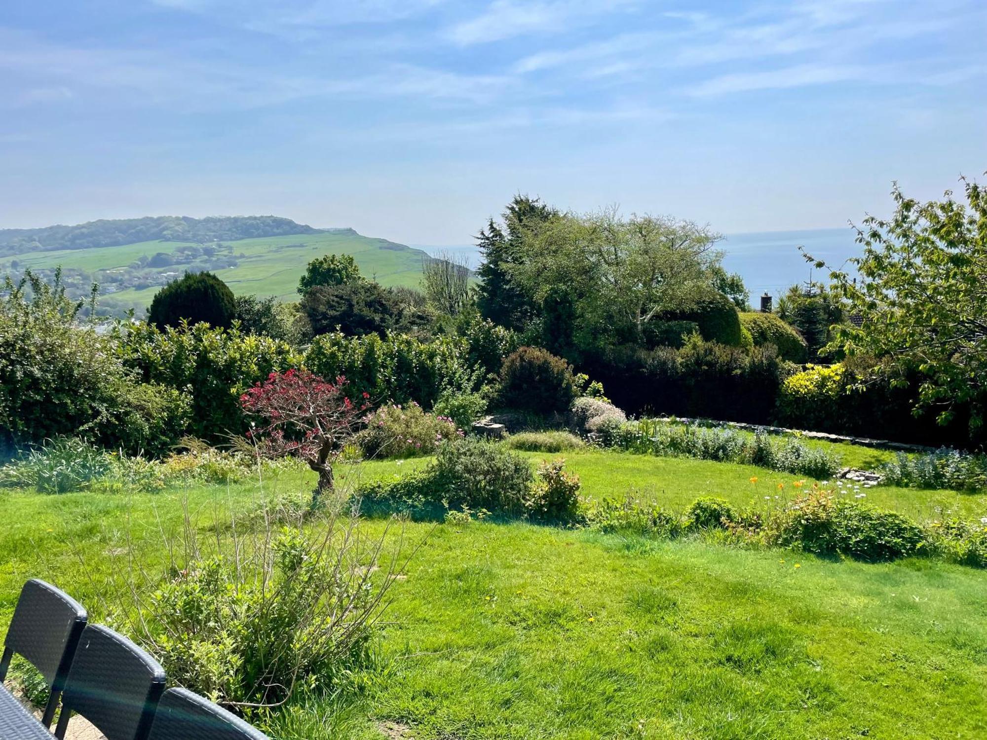 Stunning Charmouth Property With Bay Views! 外观 照片
