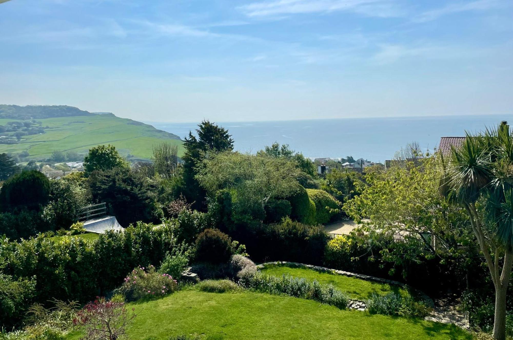 Stunning Charmouth Property With Bay Views! 外观 照片