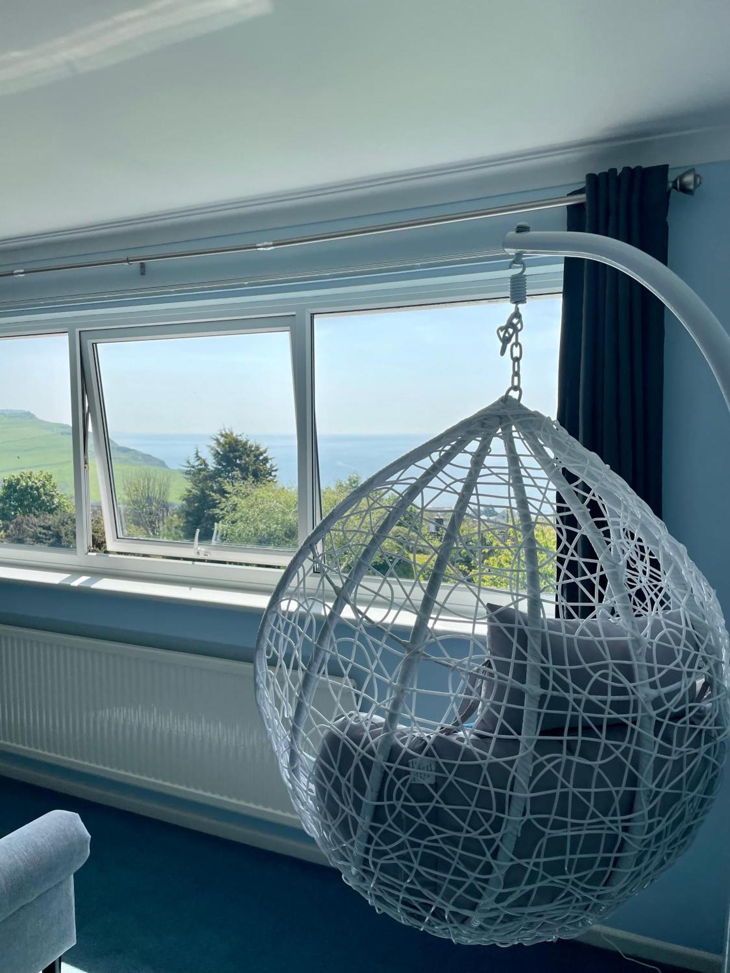 Stunning Charmouth Property With Bay Views! 外观 照片