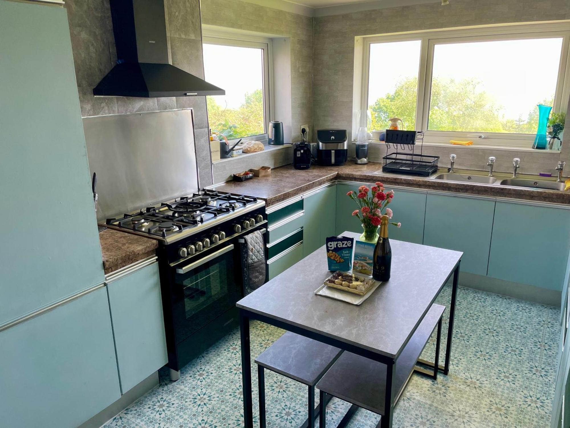 Stunning Charmouth Property With Bay Views! 外观 照片