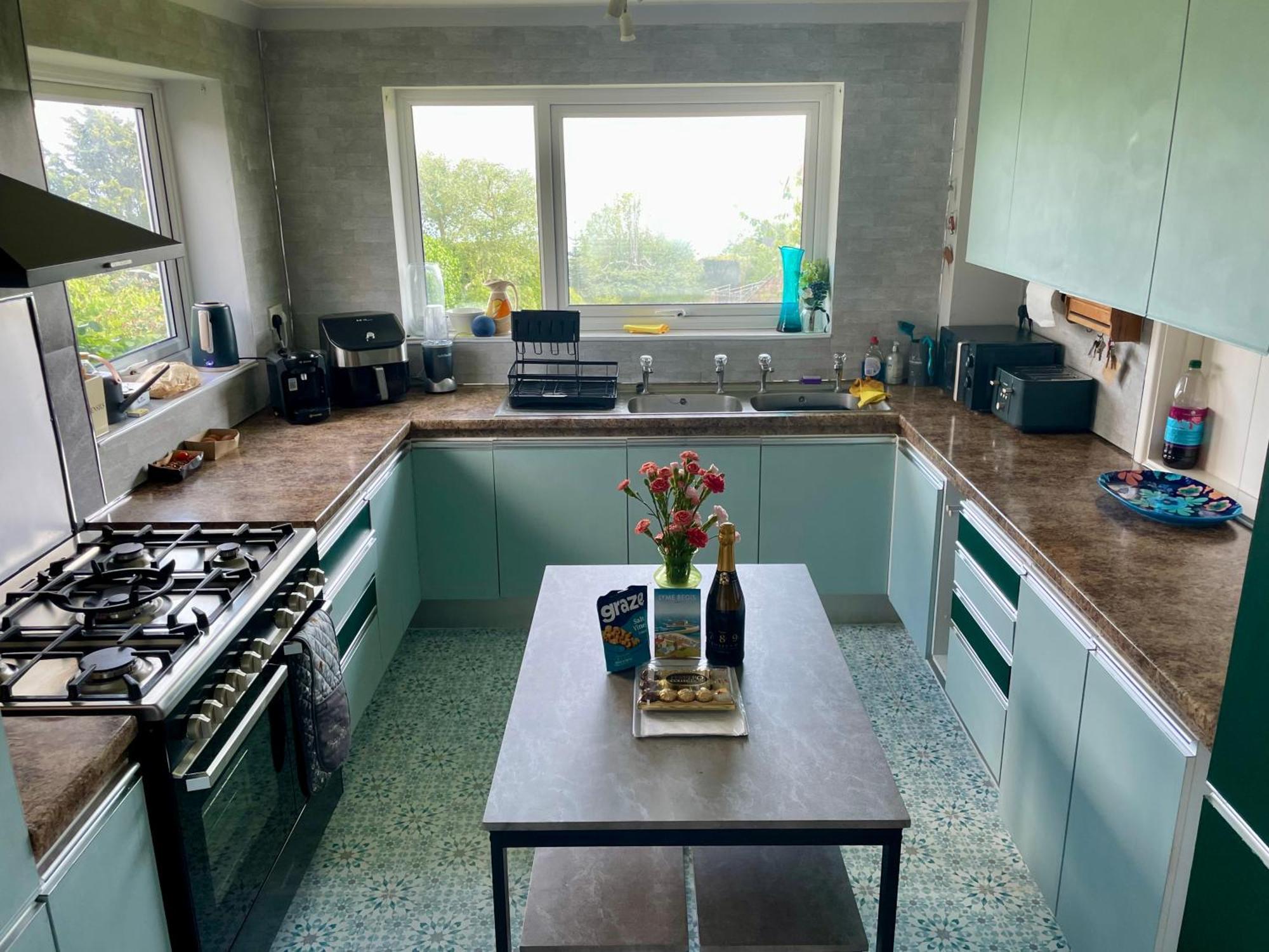 Stunning Charmouth Property With Bay Views! 外观 照片