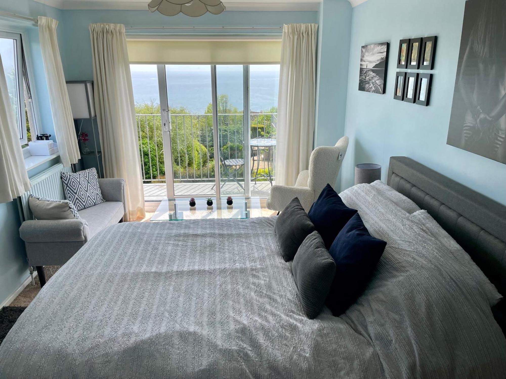 Stunning Charmouth Property With Bay Views! 外观 照片
