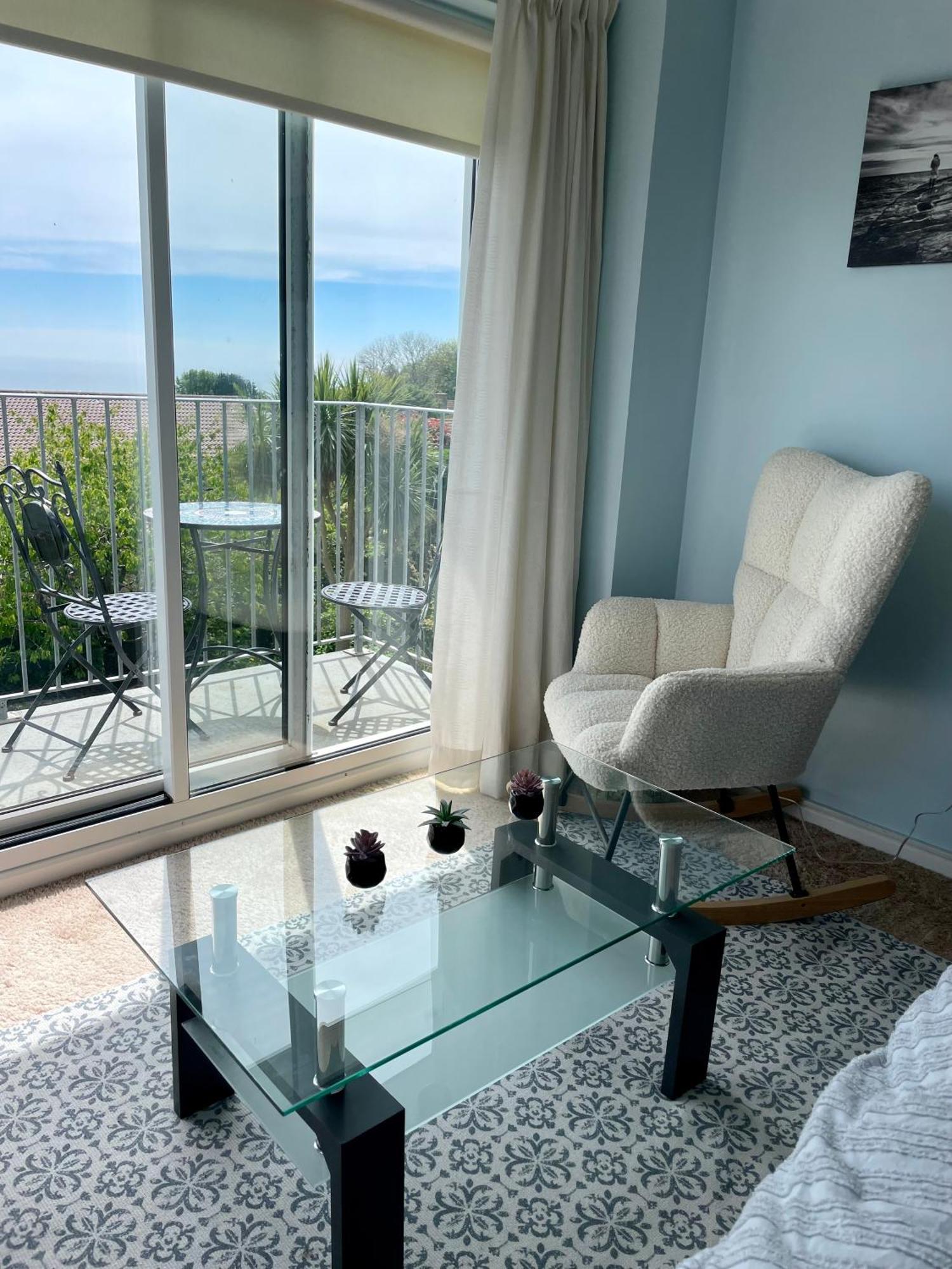 Stunning Charmouth Property With Bay Views! 外观 照片